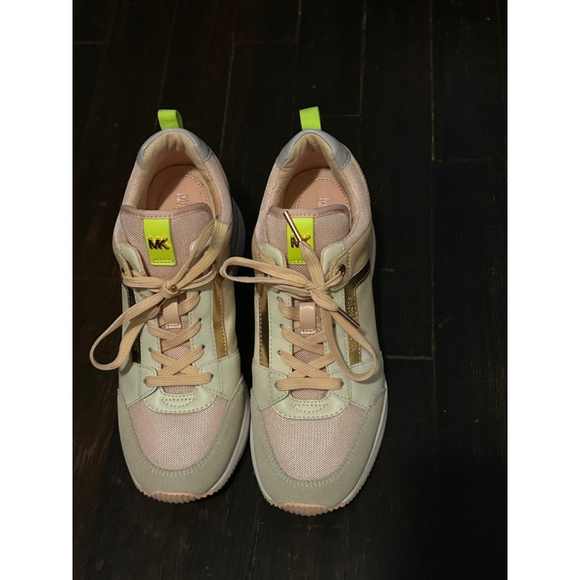 EUC Michael Kors Georgie Mixed-Media Trainer size 6.5M - Picture 3 of 12